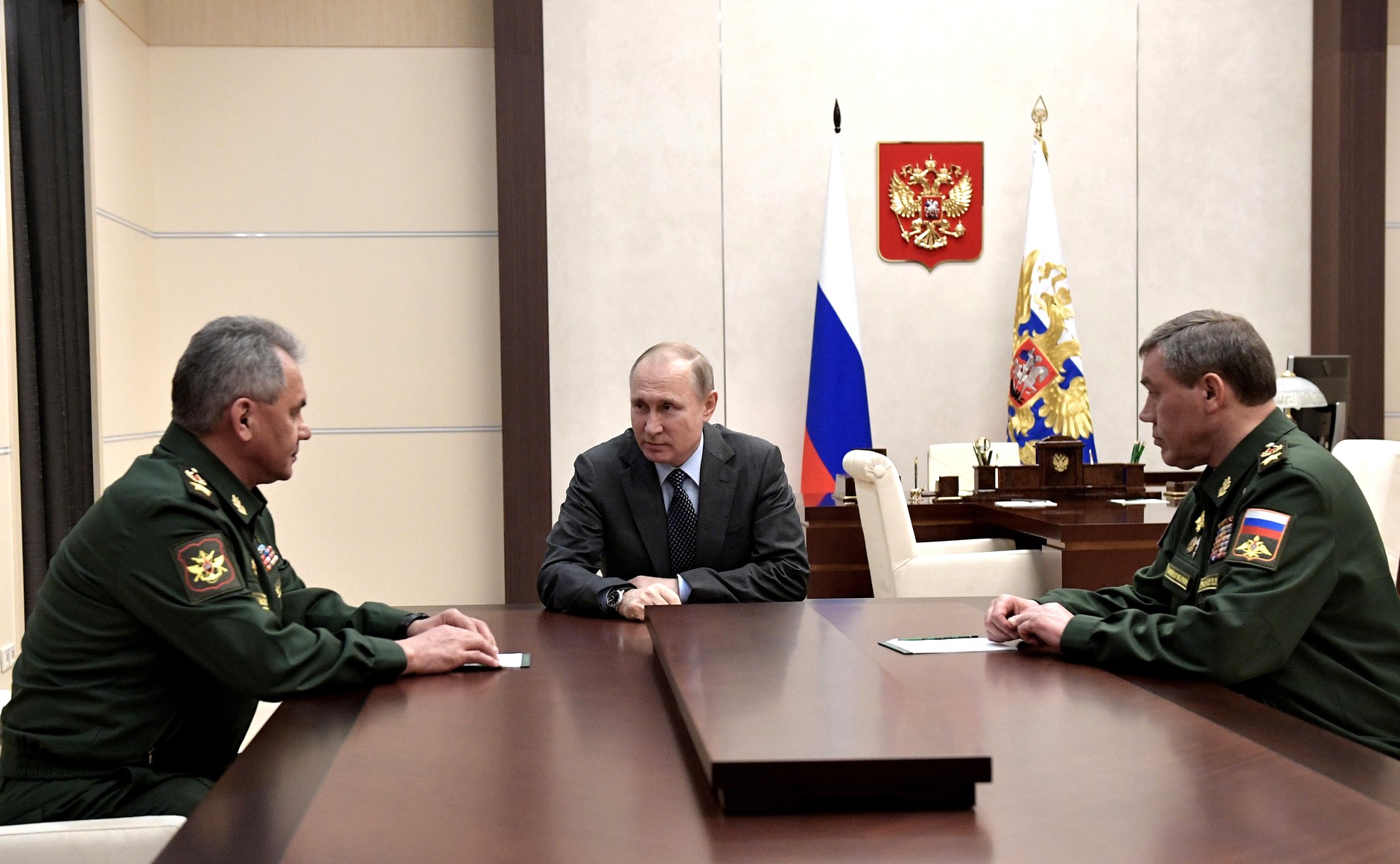 Владимир Путин проведет совещания по оборонной тематике
