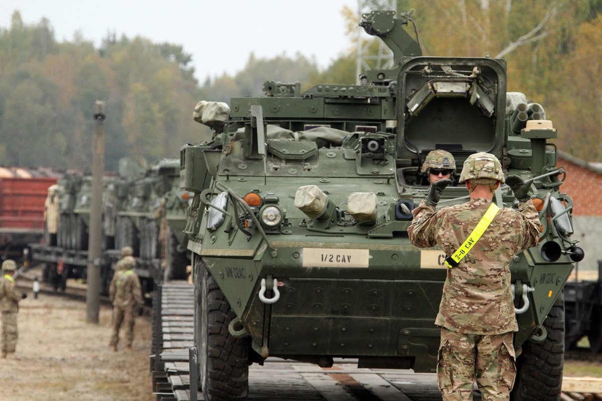 США перебрасывают военную технику в Восточную Европу