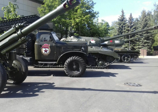 Легендарные Т-34 и «Катюша» появились на улицах Казани
