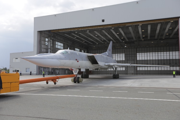 Новый ракетоносец Ту-22М3М показали в Казани