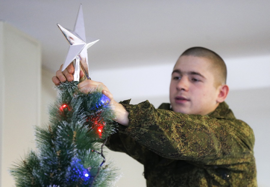 ВДВ нарядили для детей своих военнослужащих елку