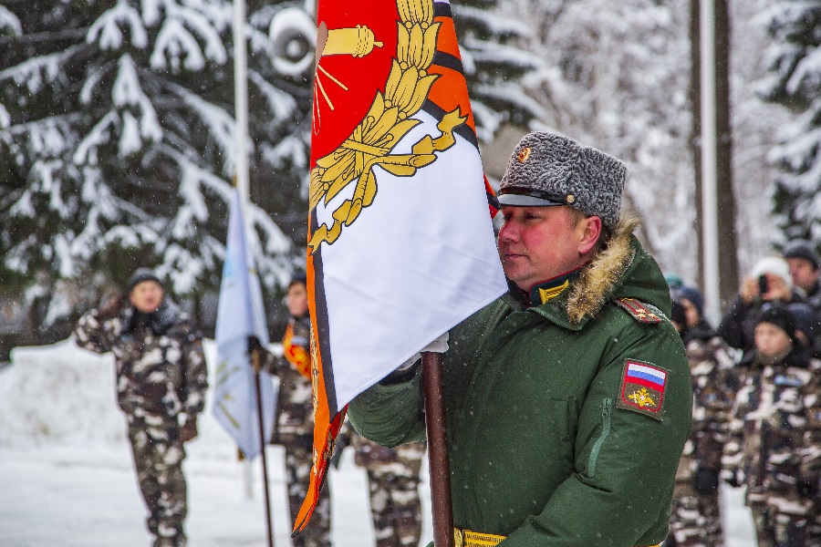 Артиллерийская бригада в Коломне получила боевое знамя нового образца