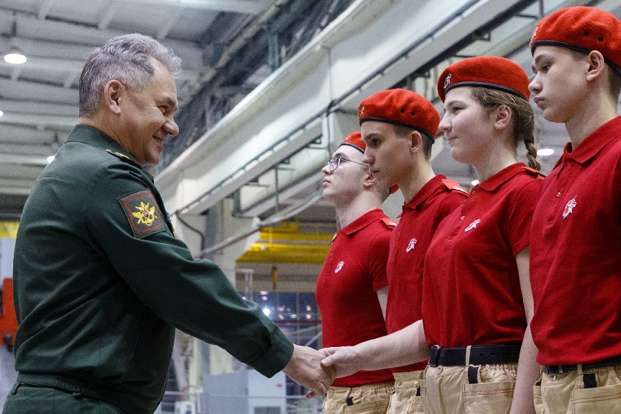 Шойгу проверил выполнение гособоронзаказа в Красноярске