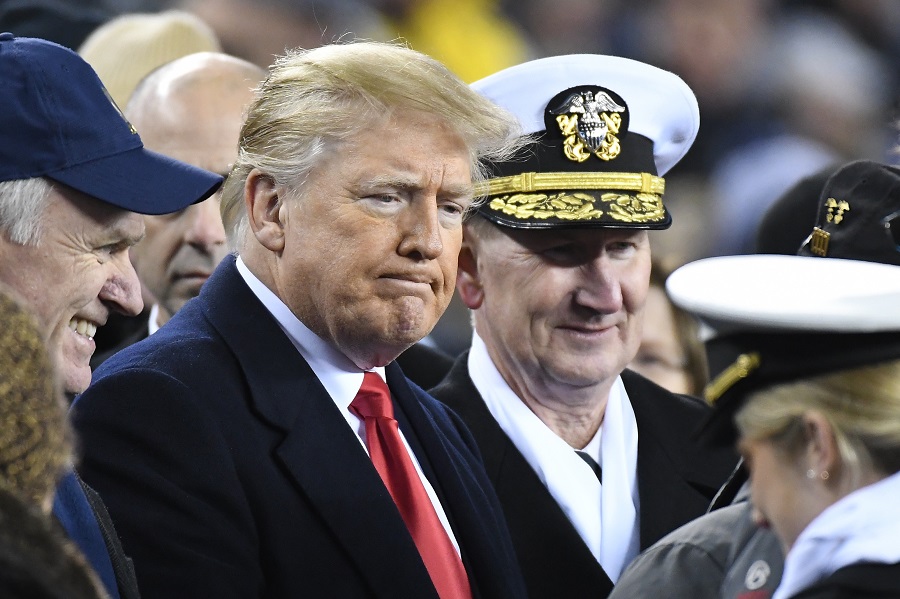 Вмешательство Трампа в военные дела все больше раздражает Пентагон