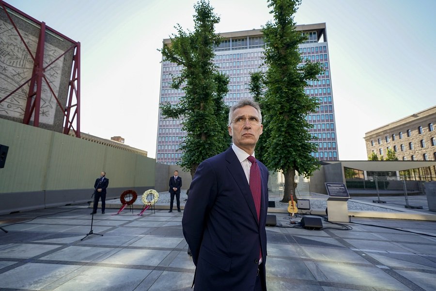 Военная буффонада НАТО