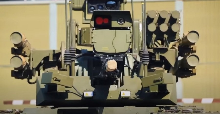 Российские боевые роботы продолжают развиваться: «Уран-9» получит средства ПВО