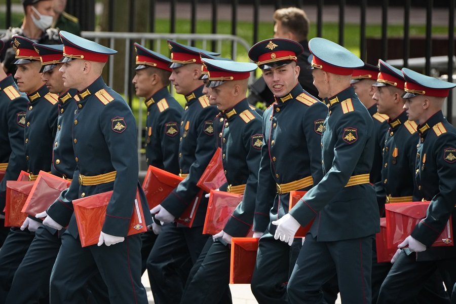 В строй встают одни офицеры: как сейчас служат молодые лейтенанты