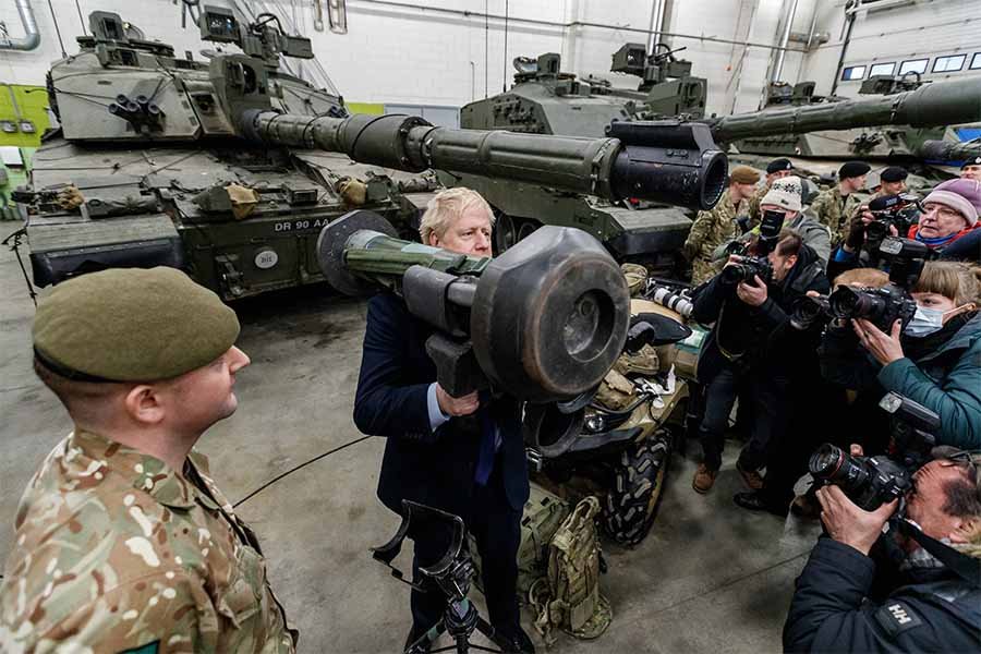 Так ли полезна западная техника Киеву? Поставки неэффективного вооружения захлестнули Украину