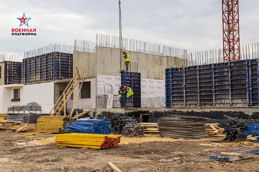 К осени 2022 года военные строители возведут в Мариуполе новый жилой микрорайон