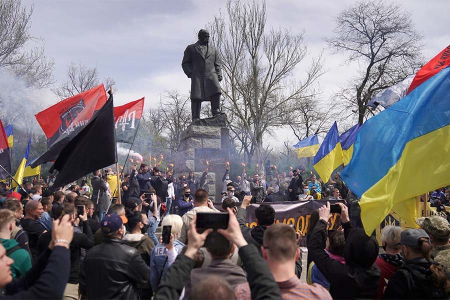 ⑧ Дьявол в деталях: Украина в тени неонацистов