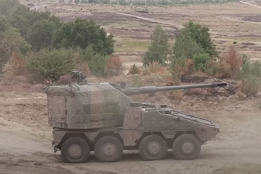 Все еще не танки: Германия отправит на Украину 18 самоходных артиллерийских установок RCH-155