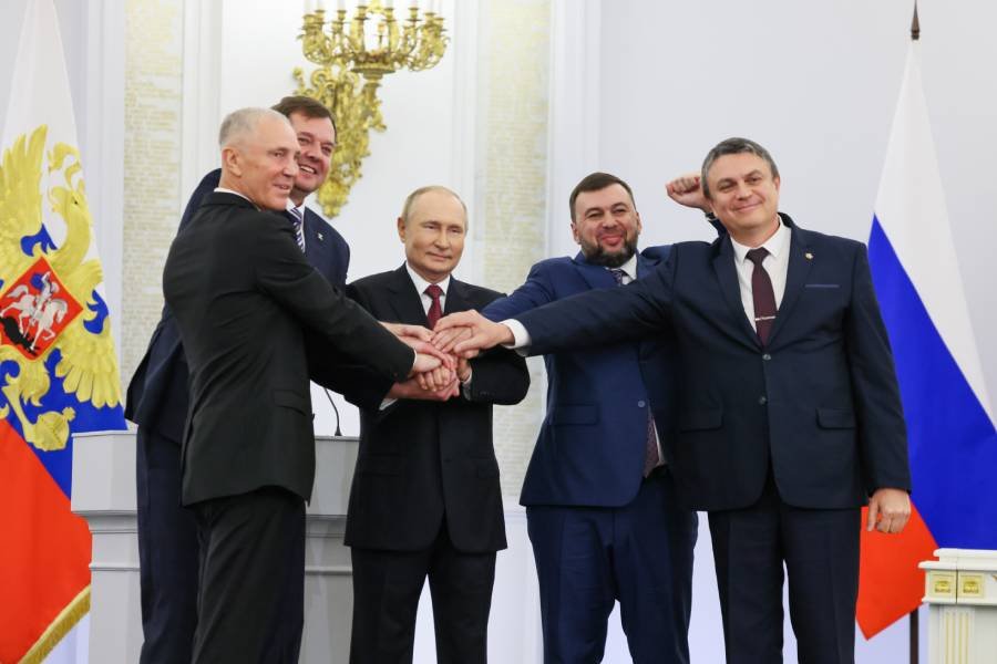 Добро пожаловать домой: Россия приросла новыми регионами