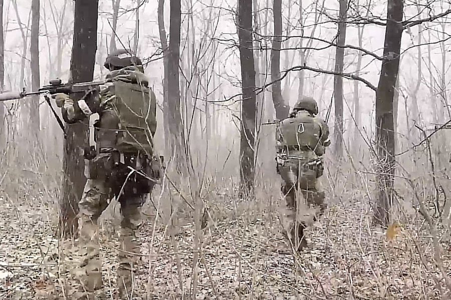 морпехи под угледаром. морпехи под угледаром. российские разведчики. подбитая техника под угледаром. морпехи под угледаром.