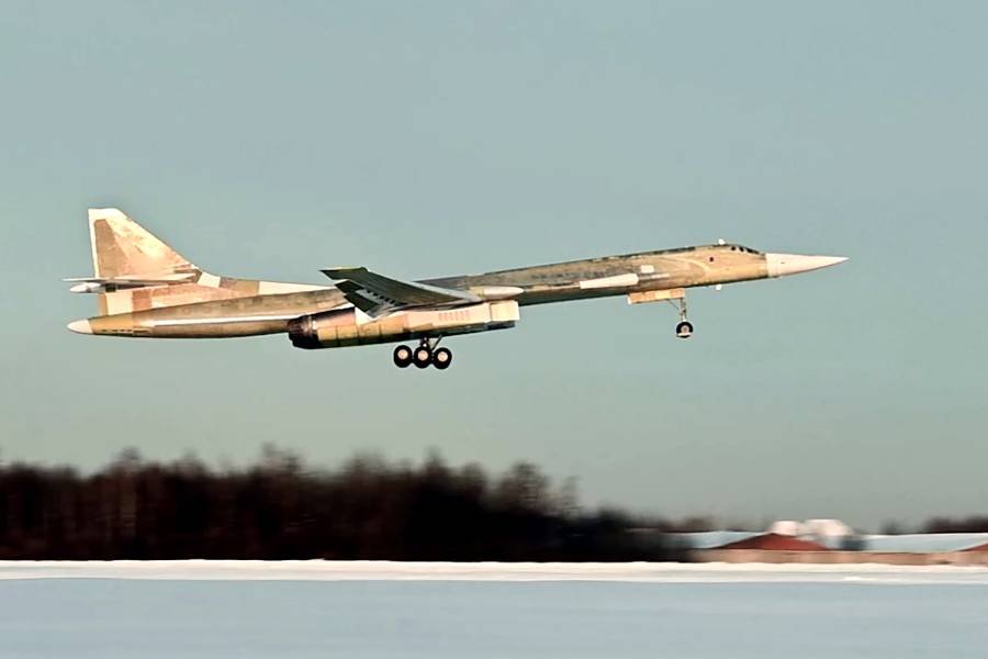 Россия наращивает производство ядерных бомбардировщиков Ту-160М «Белый лебедь», которые теперь могут нести современное вооружение