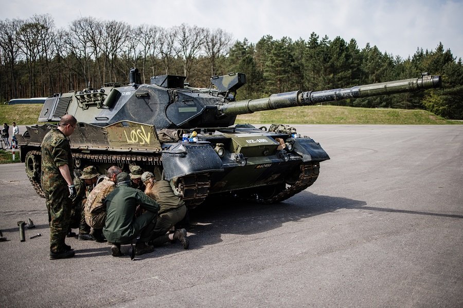 Первые из 100 танков «Леопард 1» уже доставлены на Украину