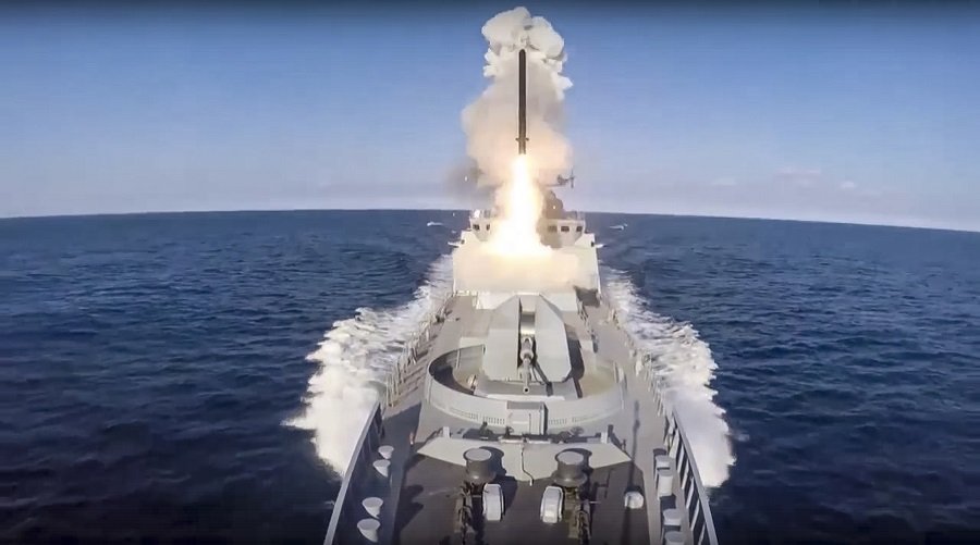 ВМФ России потопил корабль-мишень в ходе учений с боевой стрельбой