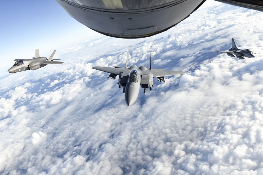 Истребители F-35 и Rafale не могут удовлетворить внутренний и внешний спрос