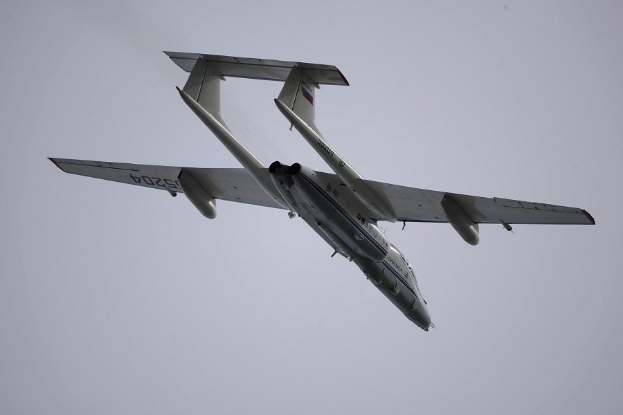 Россия выпустила редкий высотный самолет М-55 с контейнерами Су-34