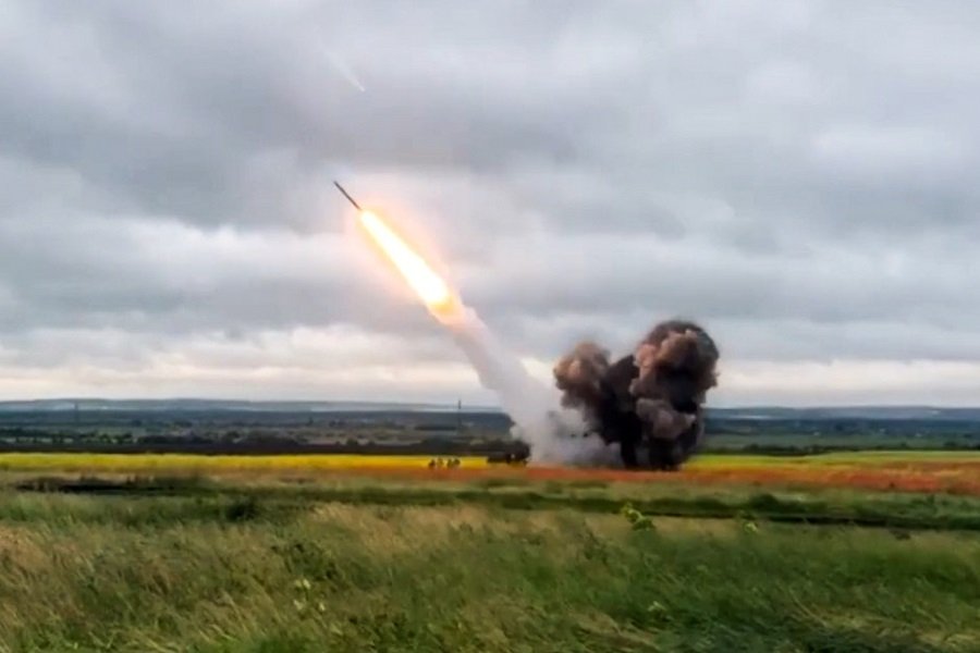 Россия штурмует украинскую оборону с помощью РСЗО «Торнадо-С»