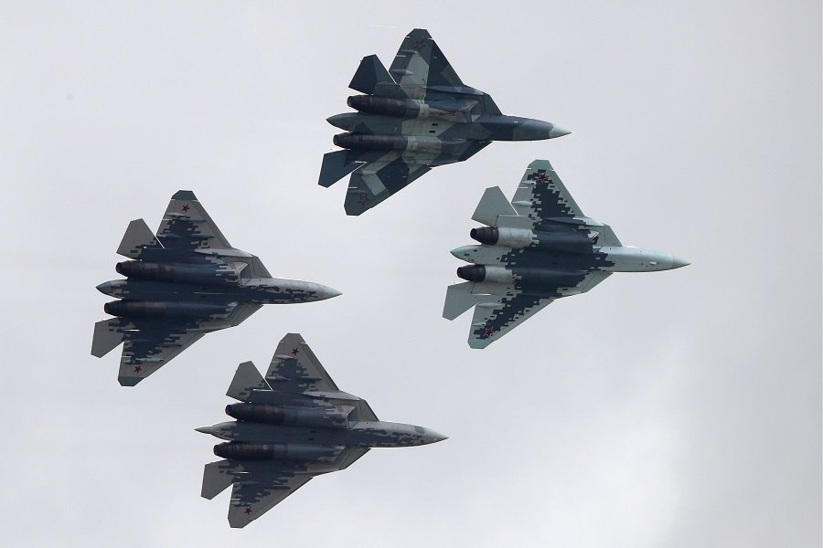 ВКС России планируют получить партию перспективных истребителей пятого поколения Су-57 до конца 2023 года
