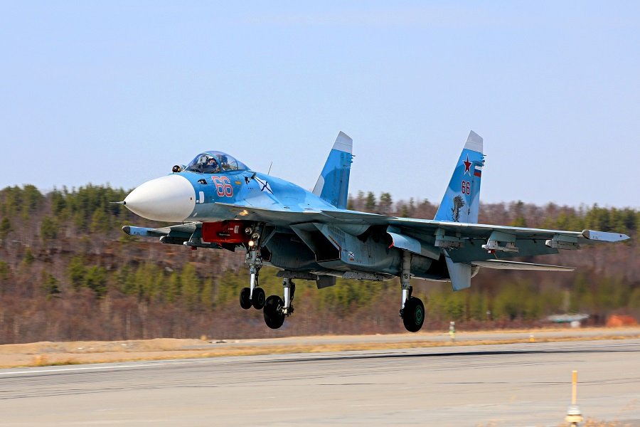 Российский Су-30 опережает французские истребители Rafale для сделки в Казахстане