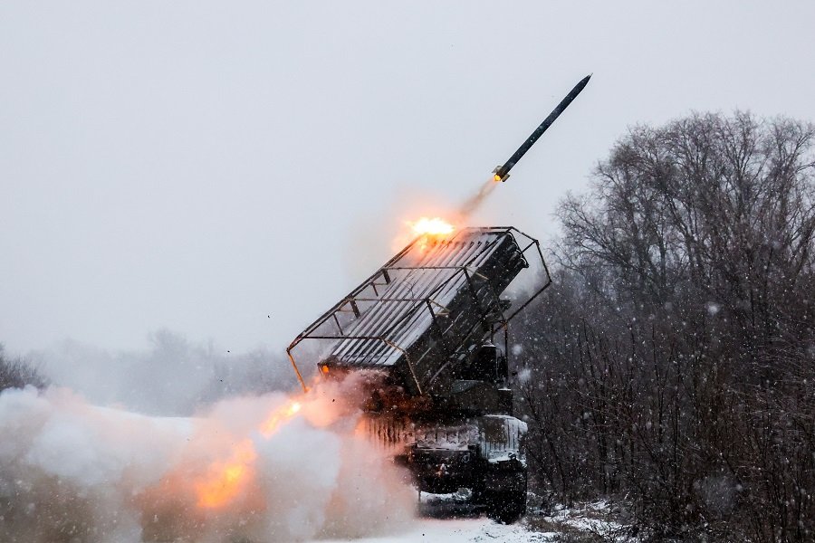 Россия укрепляет границу вблизи Японии с помощью зенитно-ракетных комплексов «Тайфун», РСЗО «Торнадо» и ЗРК «Тор-М2» на фоне напряженности в НАТО