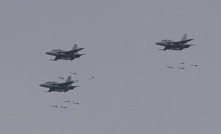 Корейские истребители FA-50 в действии во время учений «Щит свободы»