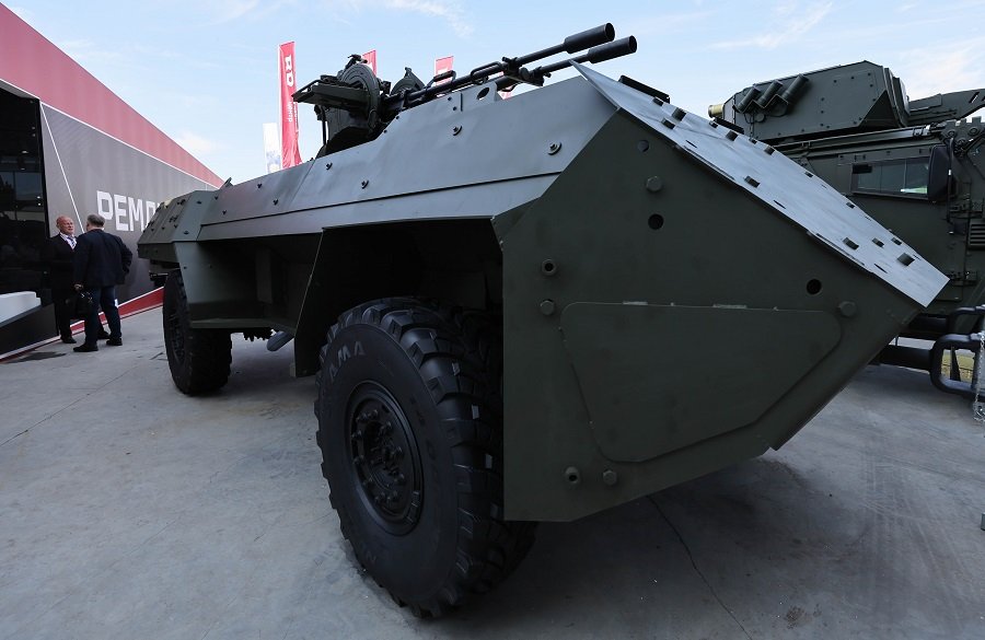 Россия отправляет на Украину «Зубило»: не бронетранспортер, не танк, не робот