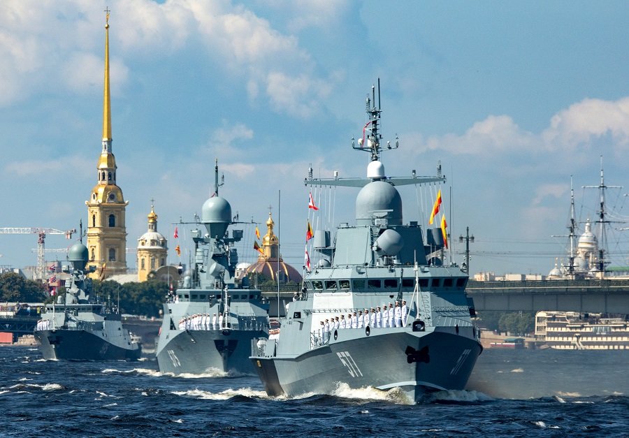 «Там за туманами»: в России чествуют моряков-надводников